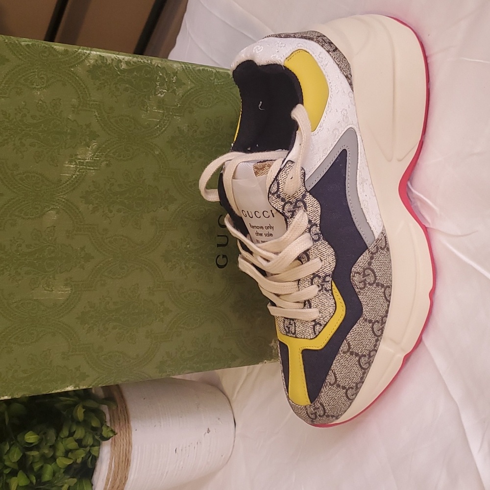 Gucci Sneakers **Firm Price**